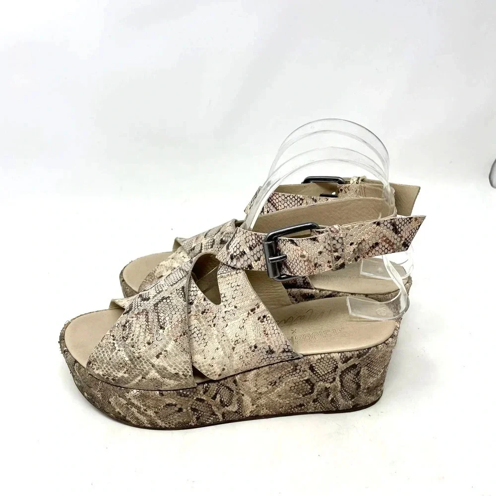 Amuse Society x Matisse Runaway Platform Sandals Snake Print Brown Tan Size US 6